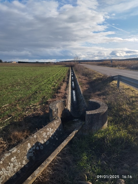 Canaleta de riego
